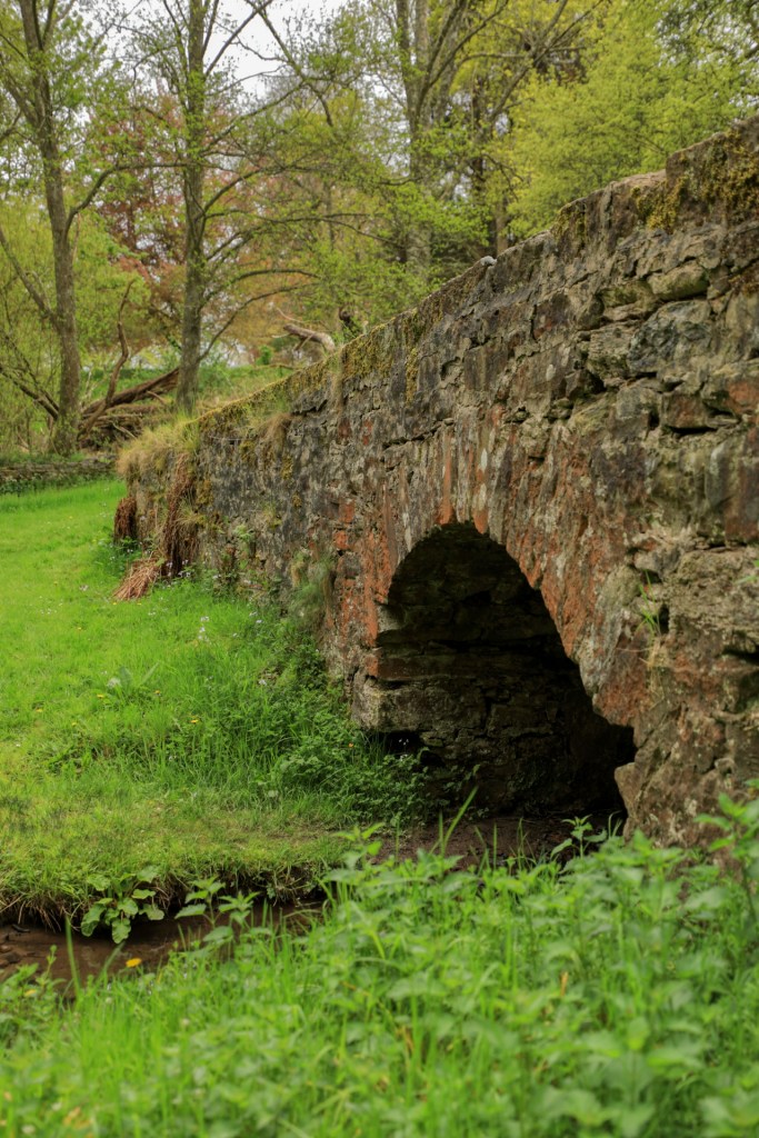 Stone bridge near Scone Palace